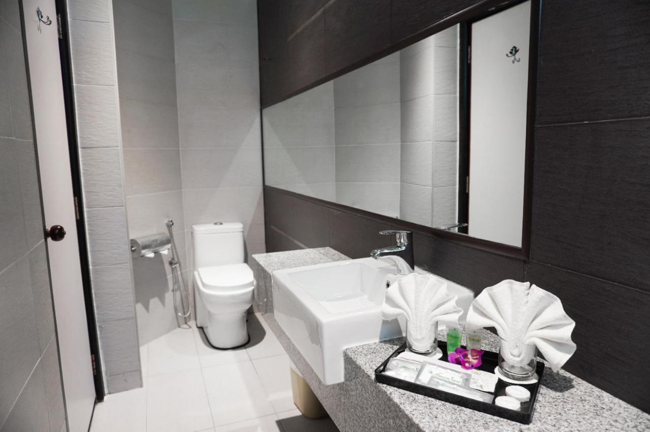 Amansari Residence Resort Johor Bahru Exterior photo